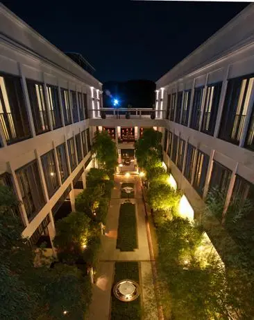 Aruntara Riverside Boutique Hotel 