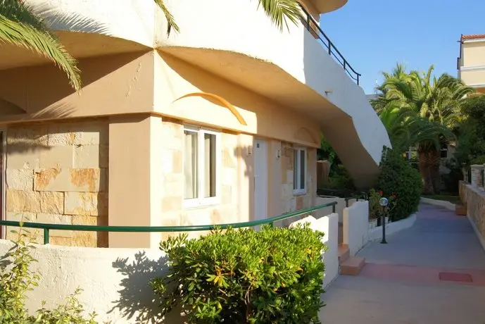 Seafront Apartments Adelianos Kampos 