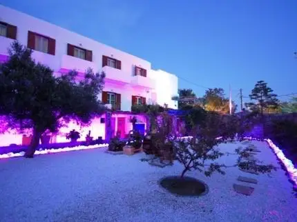 Psarou Beach Hotel