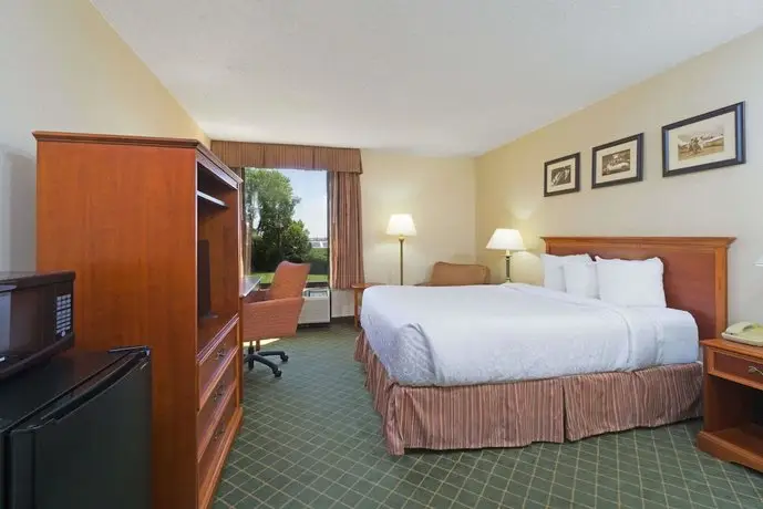 Days Inn by Wyndham Columbus Airport 