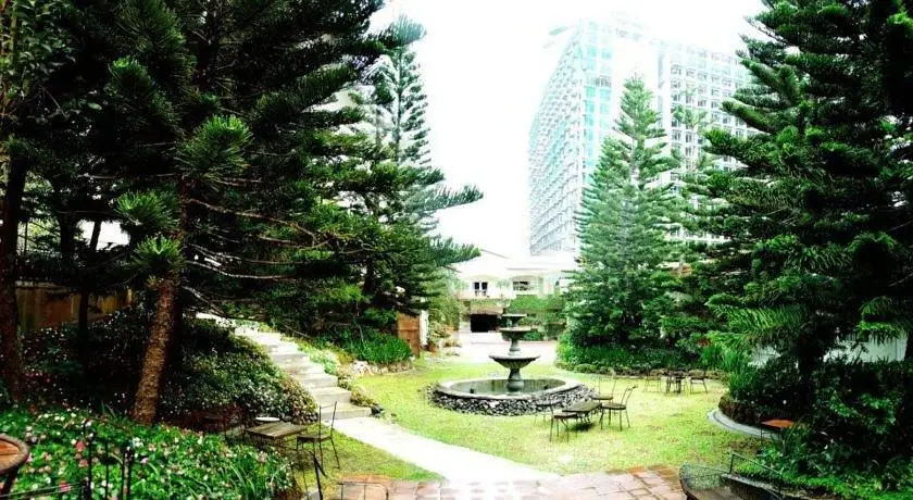 Tagaytay Country Hotel 