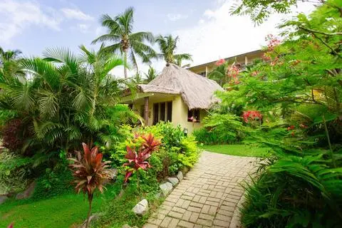 Outrigger Fiji Beach Resort 