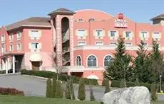 Pacific Inn Resort & Conference Center 