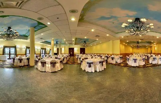 Pacific Inn Resort & Conference Center 