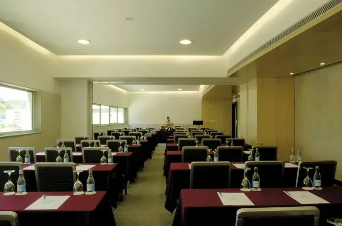 VIP Executive Azores Hotel 