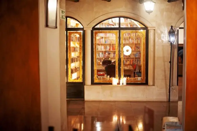 The Literary Man - Obidos Hotel