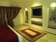 Al Liwan Suites 