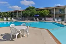 Econo Lodge North Austin 