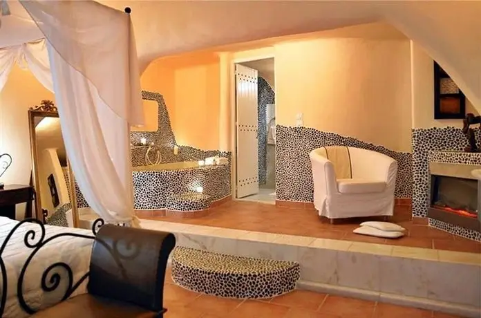 Suites of the Gods Cave Spa Hotel 