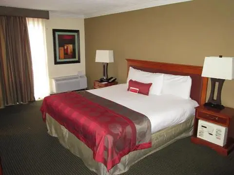 Ramada by Wyndham Houston Intercontinental Airport East 