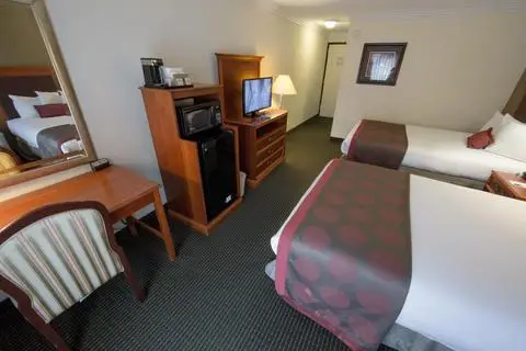 Ramada by Wyndham Houston Intercontinental Airport East 