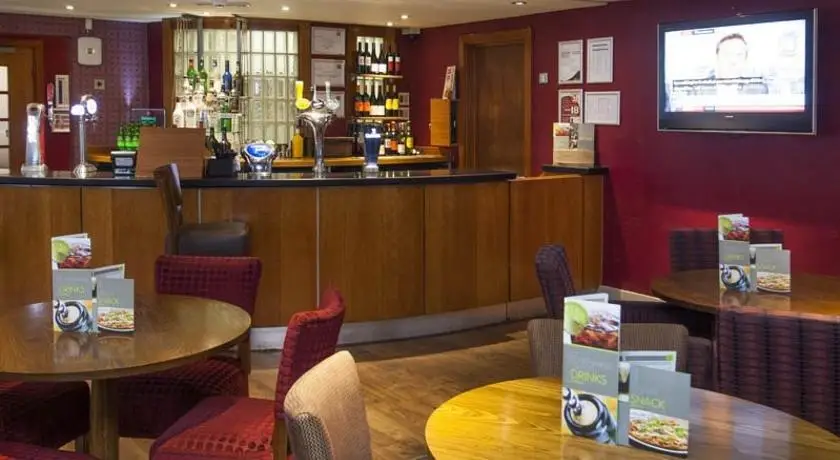 Premier Inn Leeds City West 