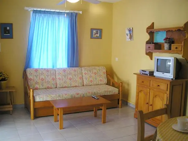 Apartamentos Las Brisas I & II 