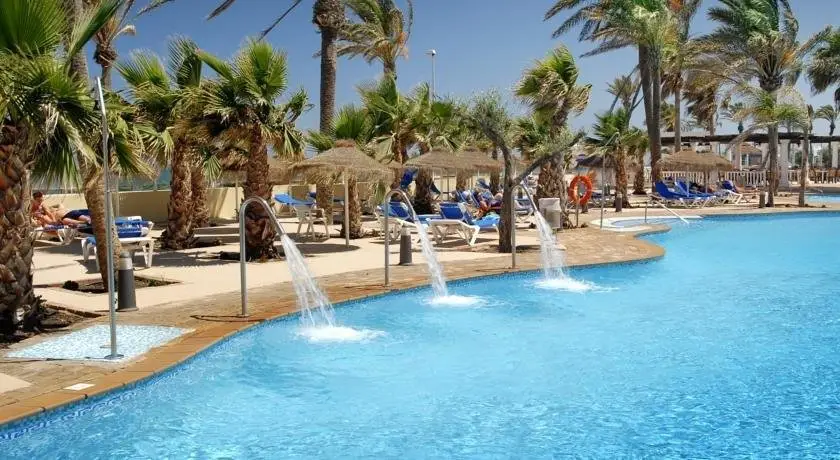 Mediterraneo Bay Hotel & Resort 