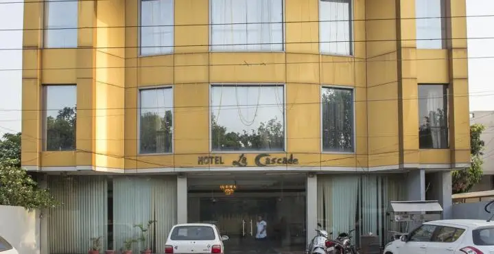 Hotel La Cascade Amritsar