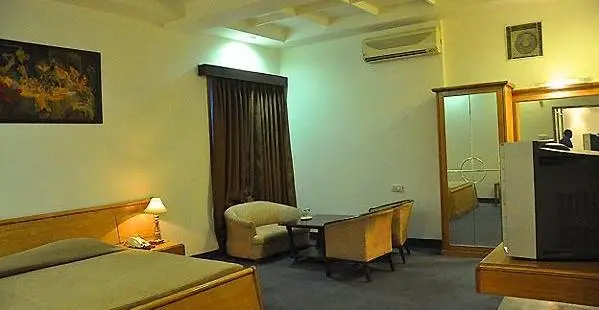 Hotel La Cascade Amritsar 