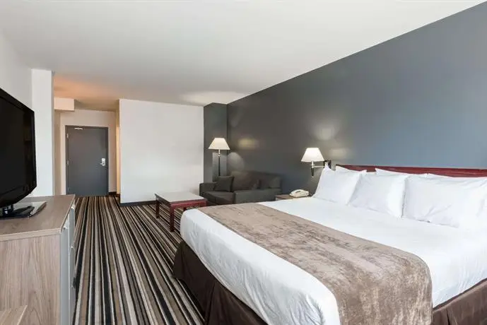 Super 8 by Wyndham Downtown Toronto 