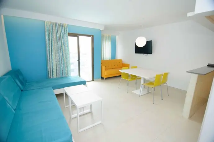 Apartamentos Poniente Playa 