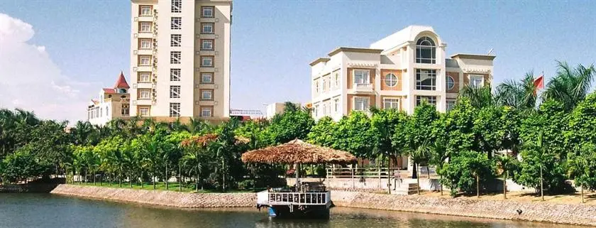 Camela Hotel & Resort 