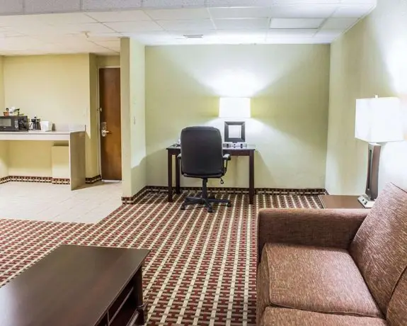 Quality Inn & Suites Fayetteville 