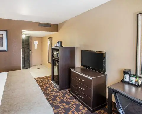 Quality Inn and Suites Denver Stapleton 