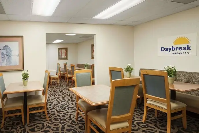 Days Inn by Wyndham Alexandria 