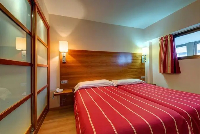 Astuy Hotel Isla Cantabria 