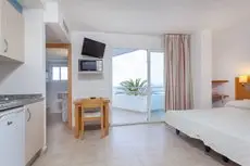 Apartamentos Mar y Playa 