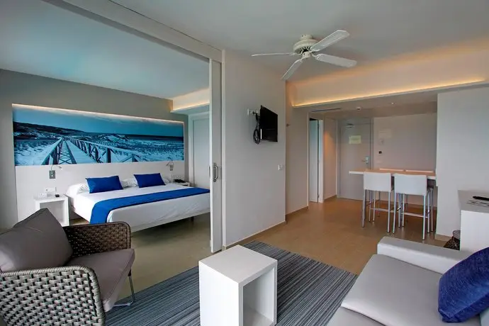 Tonga Tower Design Hotel & Suites 