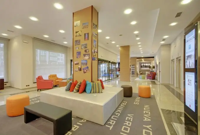 Tryp Santiago