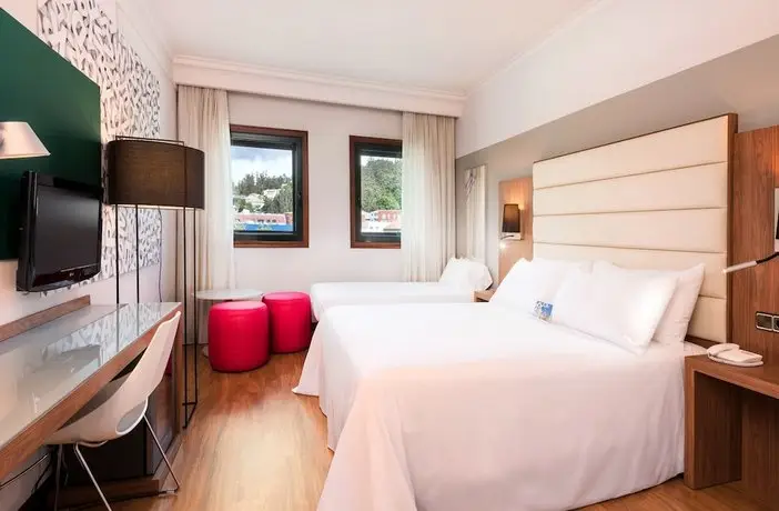 Tryp Santiago 