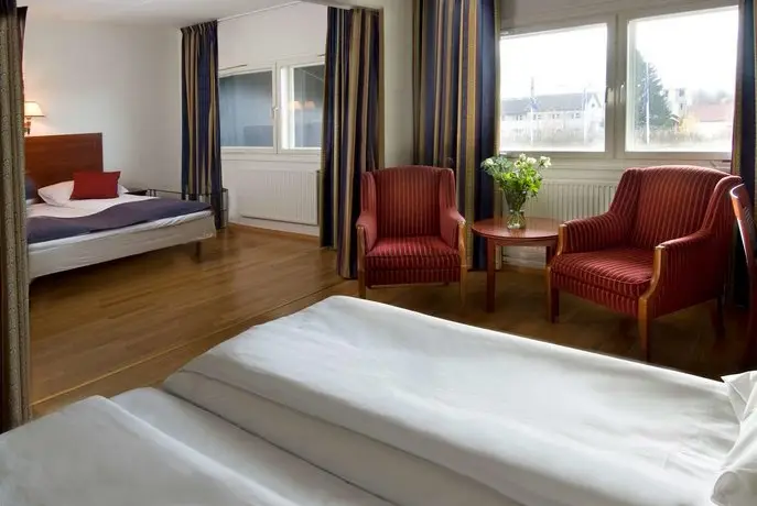 Park Inn by Radisson Oslo Airport Hotel West 