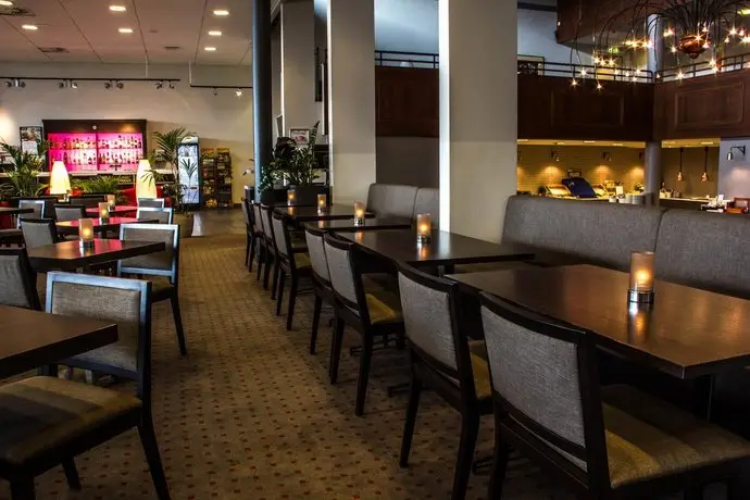 Park Inn by Radisson Oslo Airport Hotel West 