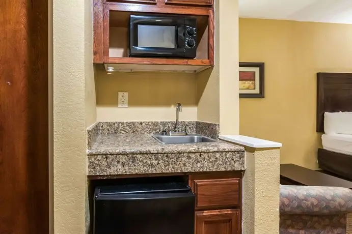 Quality Inn & Suites Lafayette 