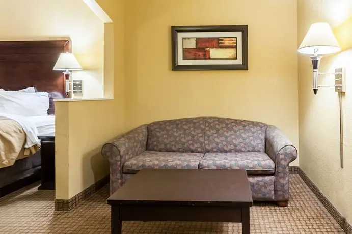 Quality Inn & Suites Lafayette 