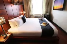 Chesterfield Hotel & Suites 