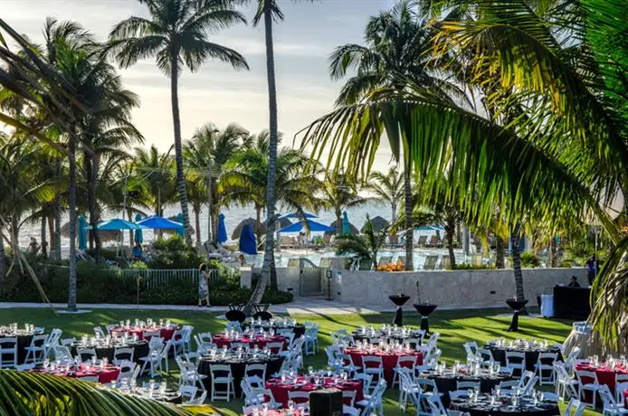 Naples Beach Hotel and Golf Club 