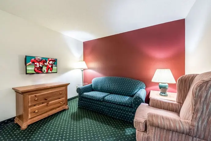 Red Roof Inn & Suites Knoxville East 