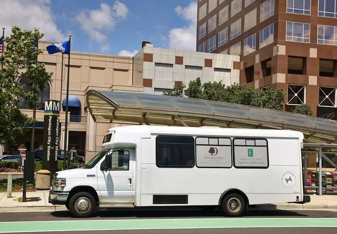 Embassy Suites Crystal City - National Airport 