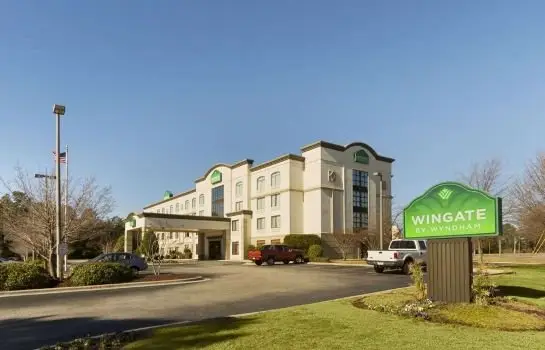 Wingate by Wyndham Fayetteville Fort Bragg 