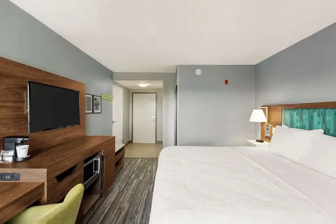 Hampton Inn & Suites Fort Lauderdale Airport 