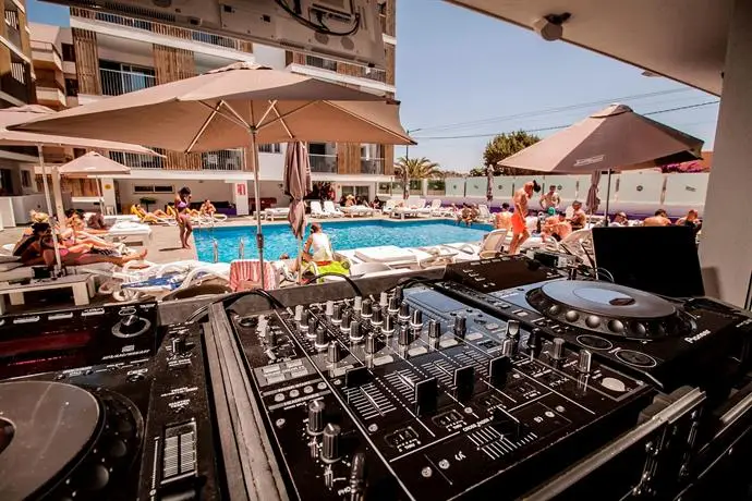 Ryans Ibiza Apartments - Only Adults 