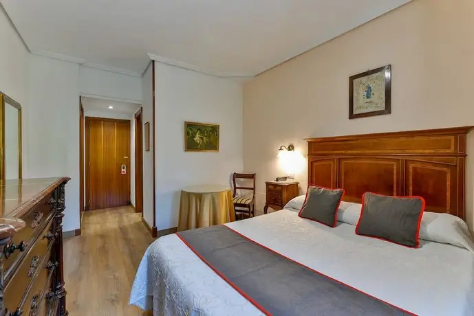 Hotel Santillana 