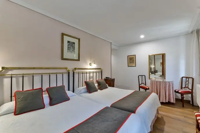 Hotel Santillana 