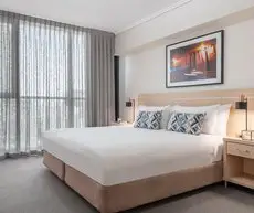 Oaks Brisbane on Charlotte Suites 