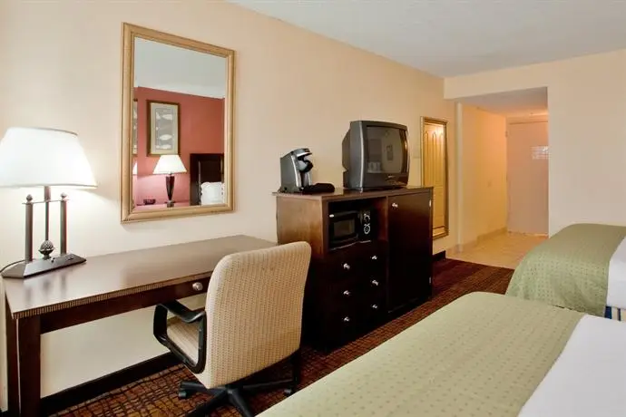 Holiday Inn Richmond-I-64 West End 