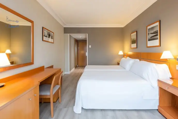 Tryp San Sebastian Orly Hotel 