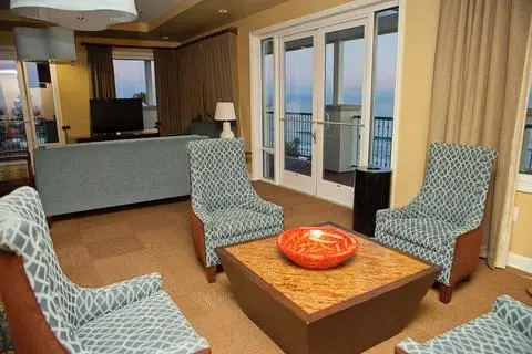 Wyndham Oceanside at the Pier 