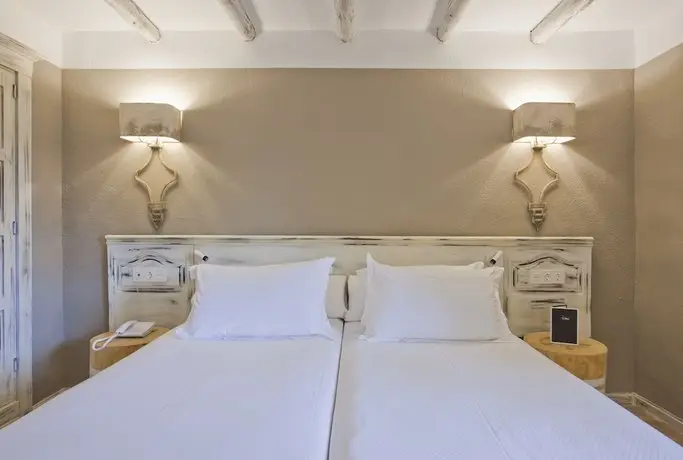 Pamplona El Toro Hotel & Spa 