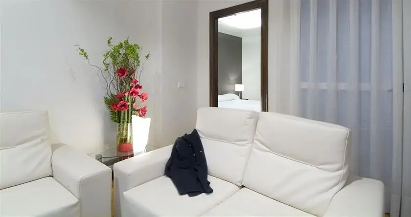 Apartamentos Mendebaldea Suites 